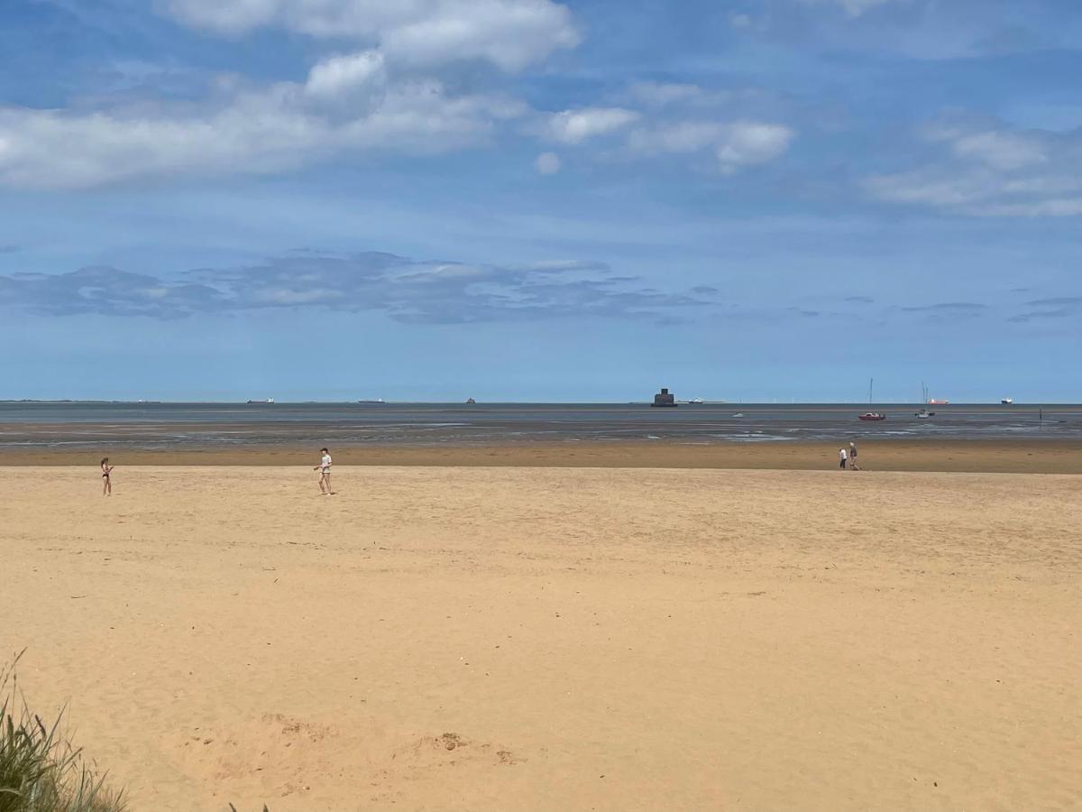Den Of Joy Humberston Fitties Sleeps 6,Hot Tub,Log Burner Villa Cleethorpes Exterior foto