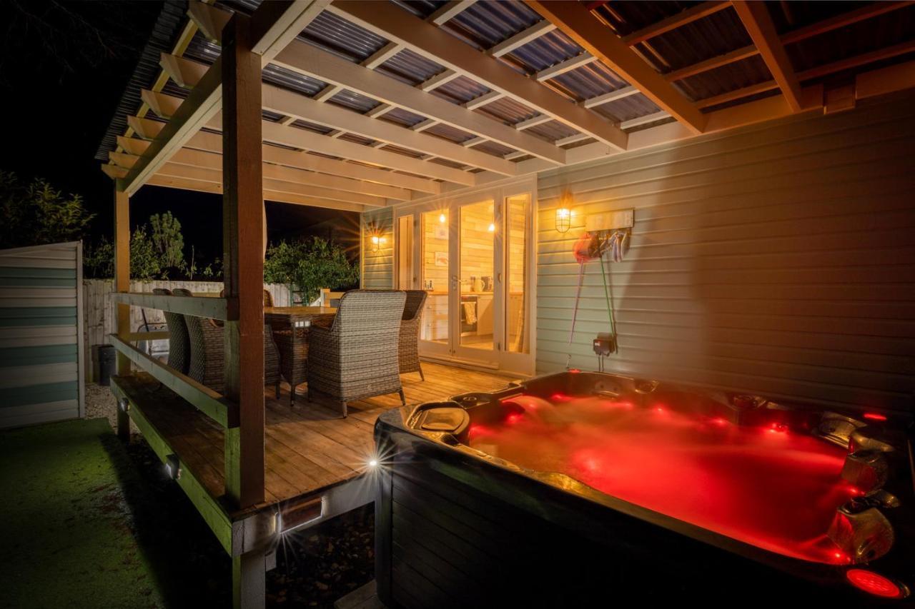 Den Of Joy Humberston Fitties Sleeps 6,Hot Tub,Log Burner Villa Cleethorpes Exterior foto