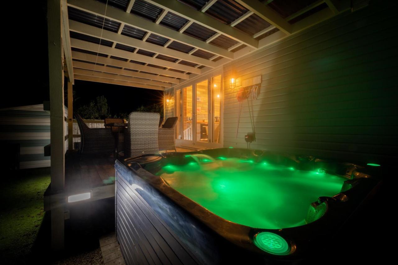 Den Of Joy Humberston Fitties Sleeps 6,Hot Tub,Log Burner Villa Cleethorpes Exterior foto
